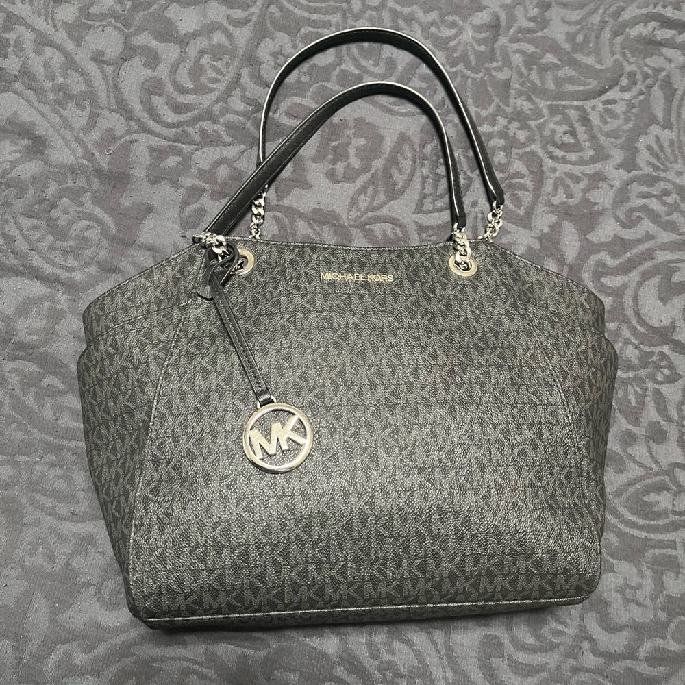 Michael Kors bag + wallet